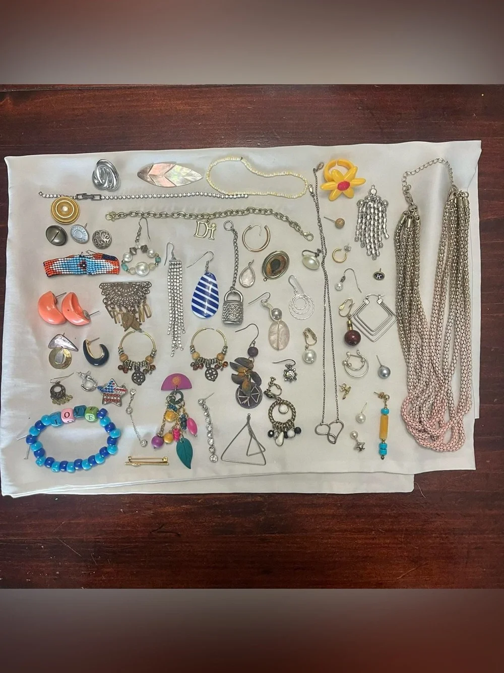 Assorted Mixed Jewelry Lot - Multicolor Costume Jewelry - Picture 6 of 8